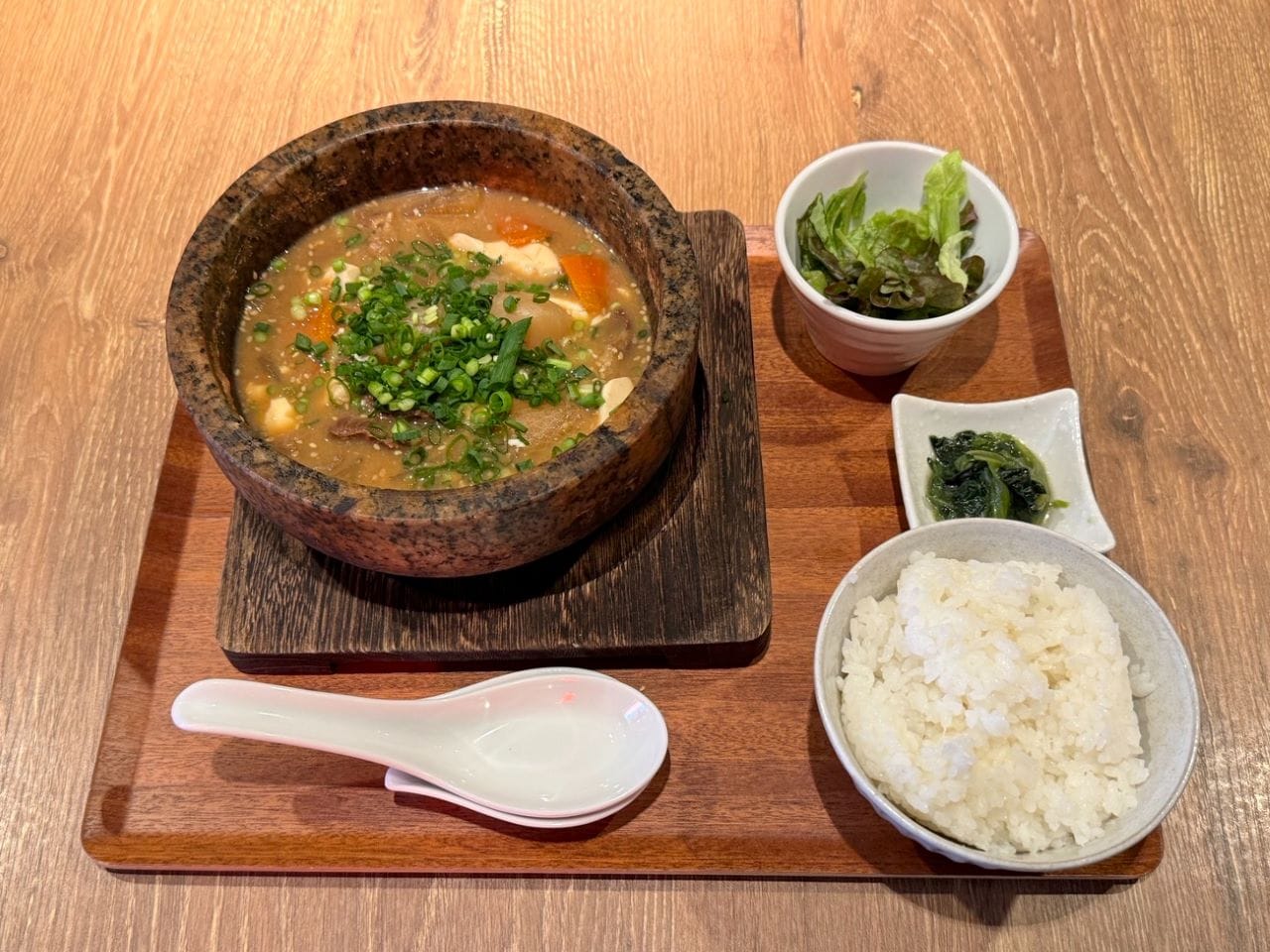焼肉屋さんの朝食プレート！のイメージ