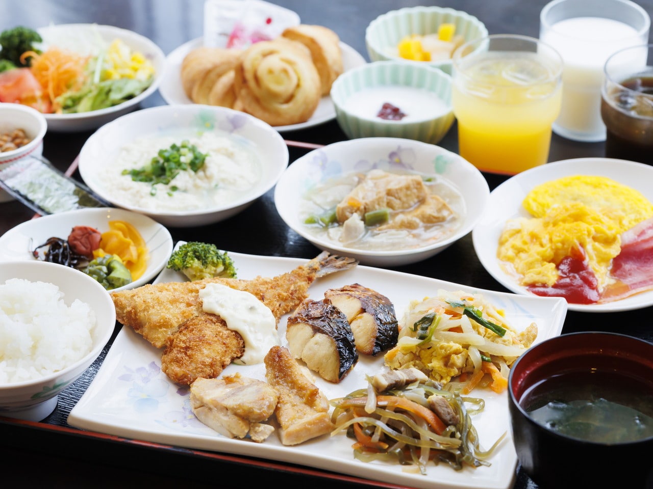 朝食