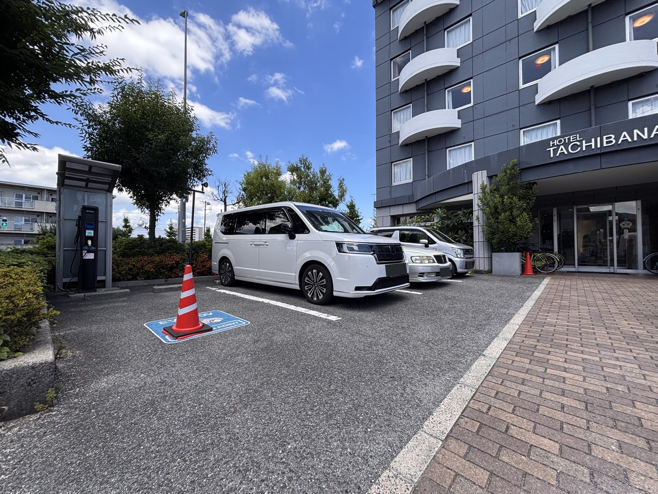 駐車場（正面）