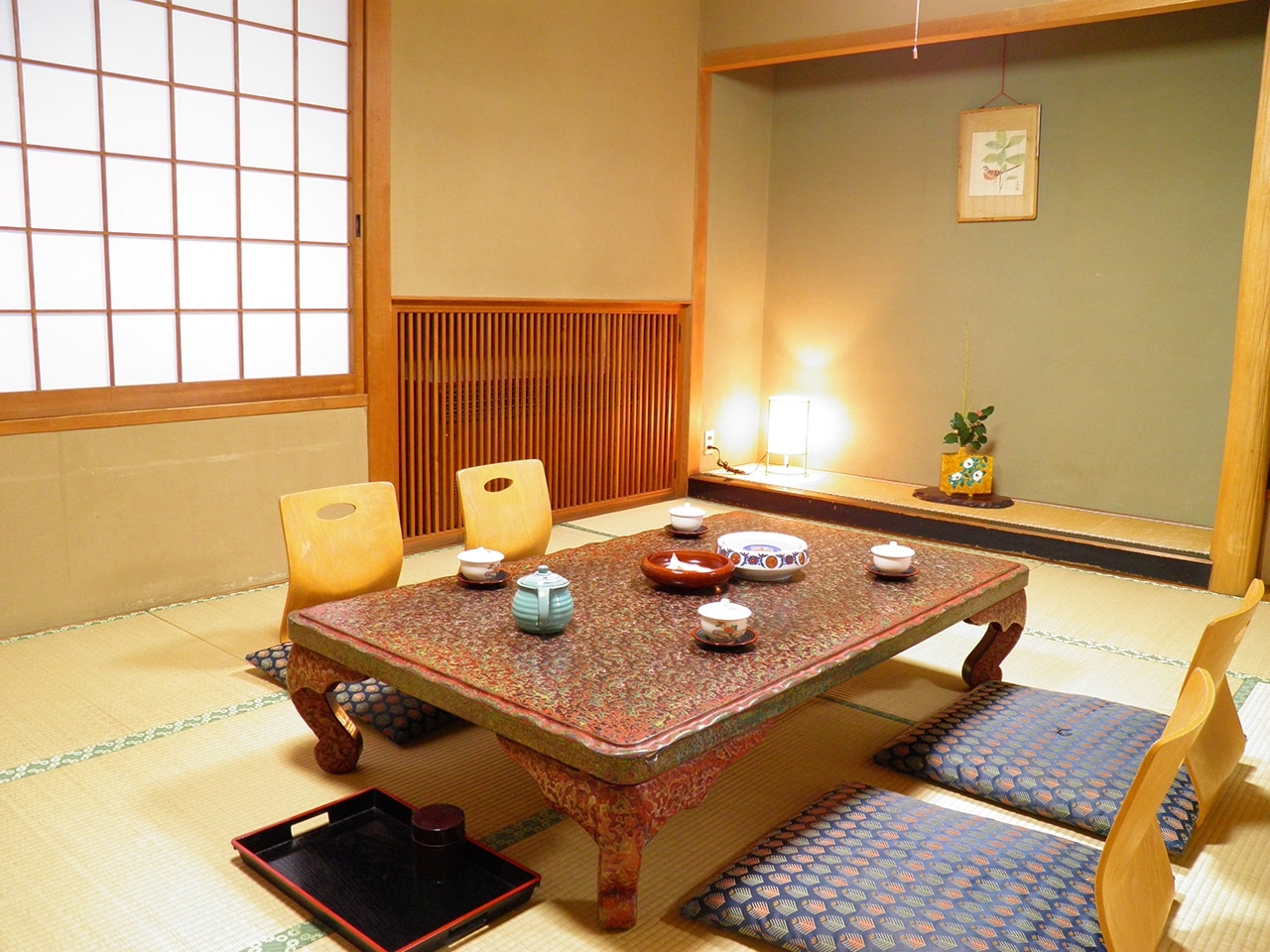 寛ぎの数寄屋造り和室(バストイレ付)