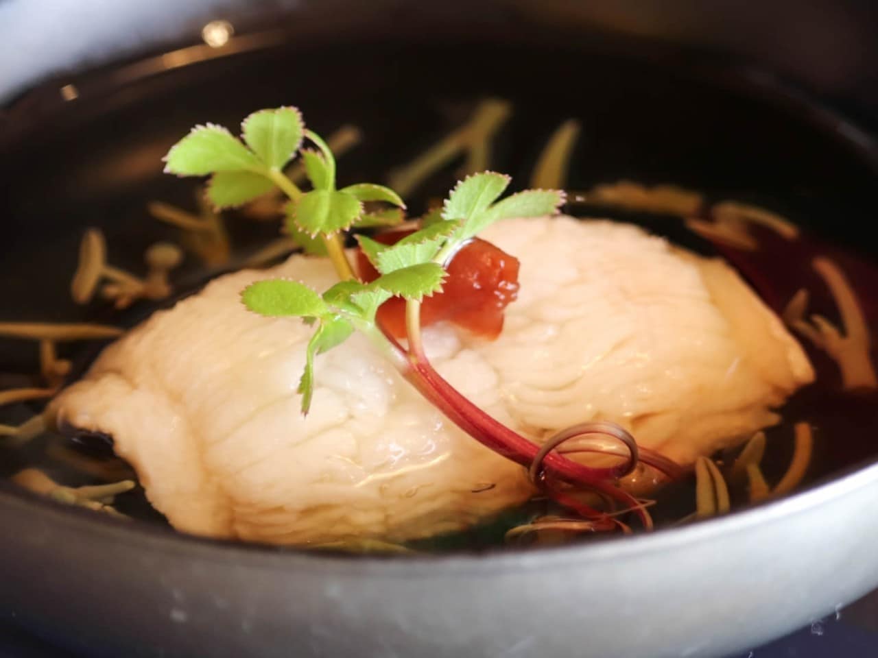 鱧とじゅんさいの椀物