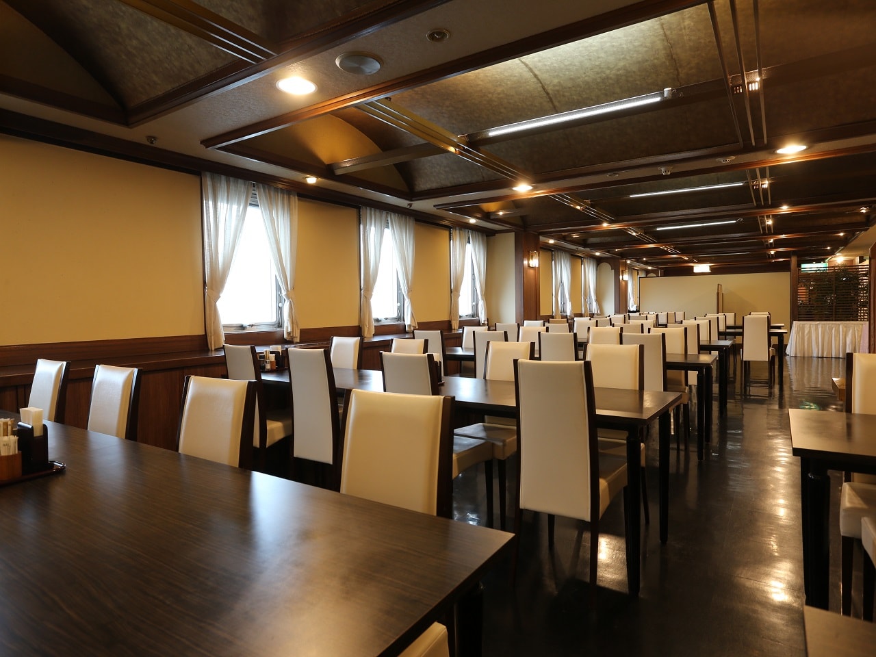 京都銀ゆば店内