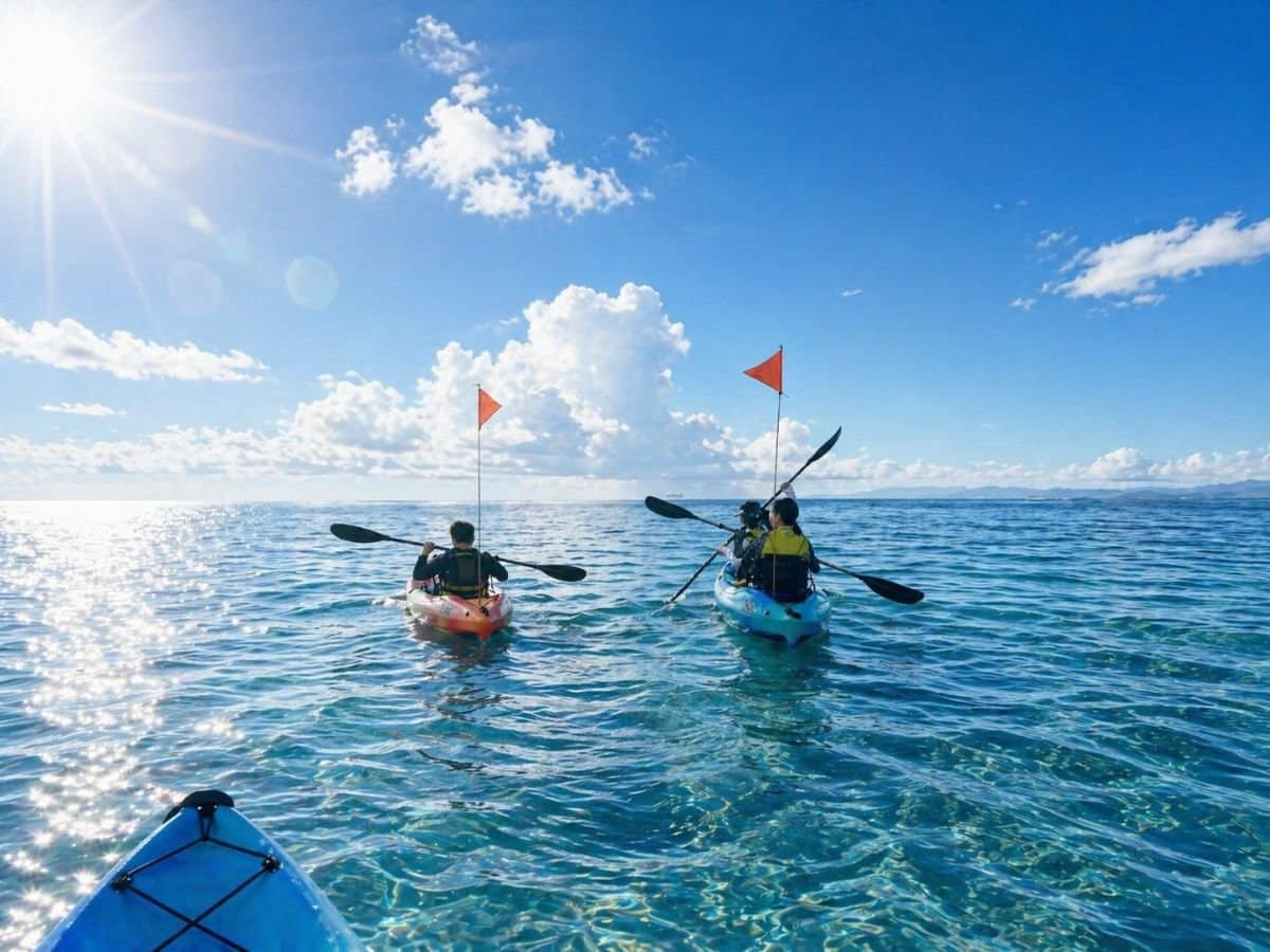 【海の上で映え写真！シーカヤック！】大海原へ漕ぎ出そう！ 海をより身近に感じる新体験スタート！ インストラクターが案内しますので初めての方も安心です。 ※基本2人乗り（未就学児は真ん中で3人乗り可） ※お子様は3歳よりご乗船頂けます。  ※開催期間：2026年7月～8月営業予定