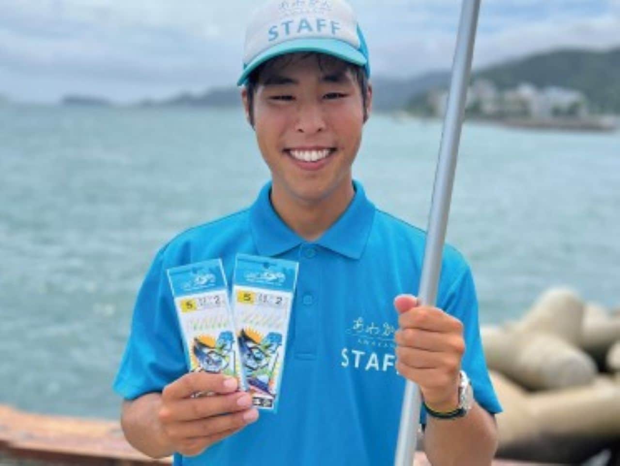 釣具、エサは全て無料！ 糸を巻く必要のない竿、エサは全て当館でご用意。ご滞在中24時間いつでも何回でも無料。自前の竿をお持ちの方もエサをご利用いただけます。
