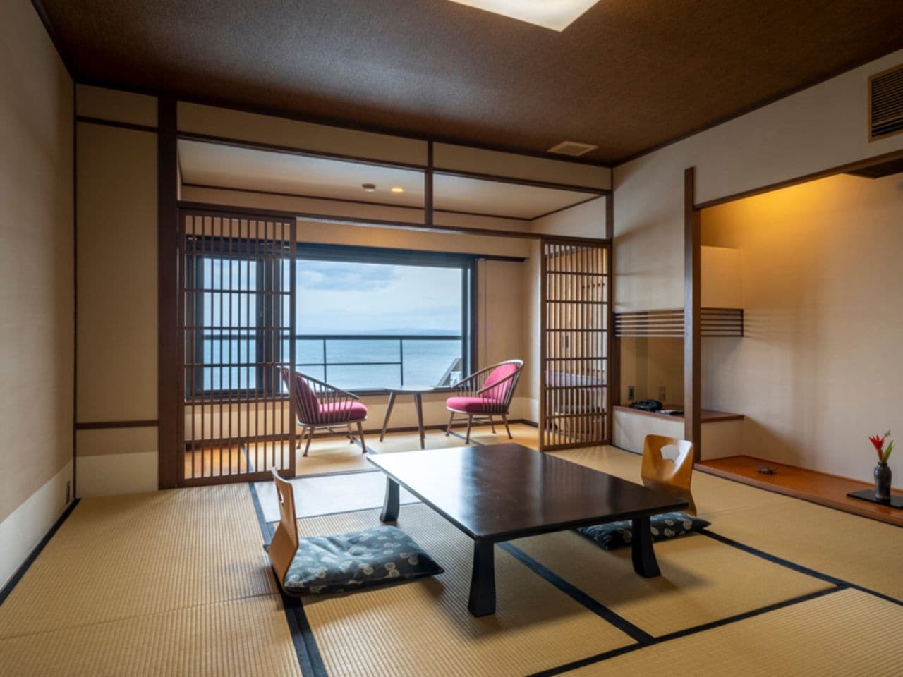 本館最上階「夕なぎ」和室10畳