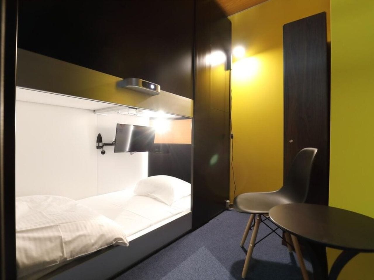 カプセルキャビンSETO（男性専用）下段