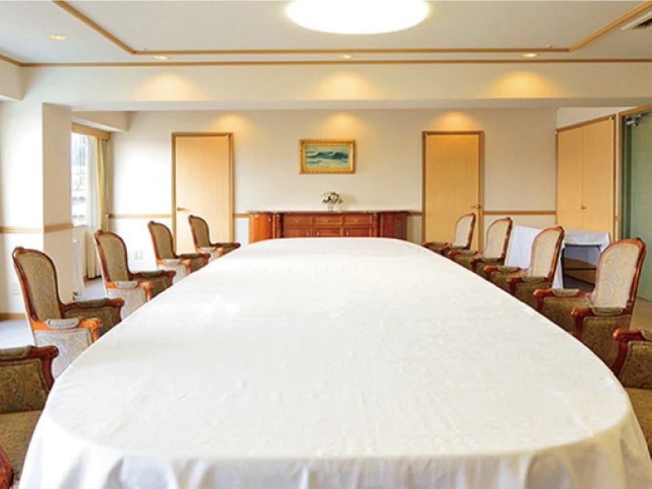 円卓会議室／ロイヤルルーム（2F）