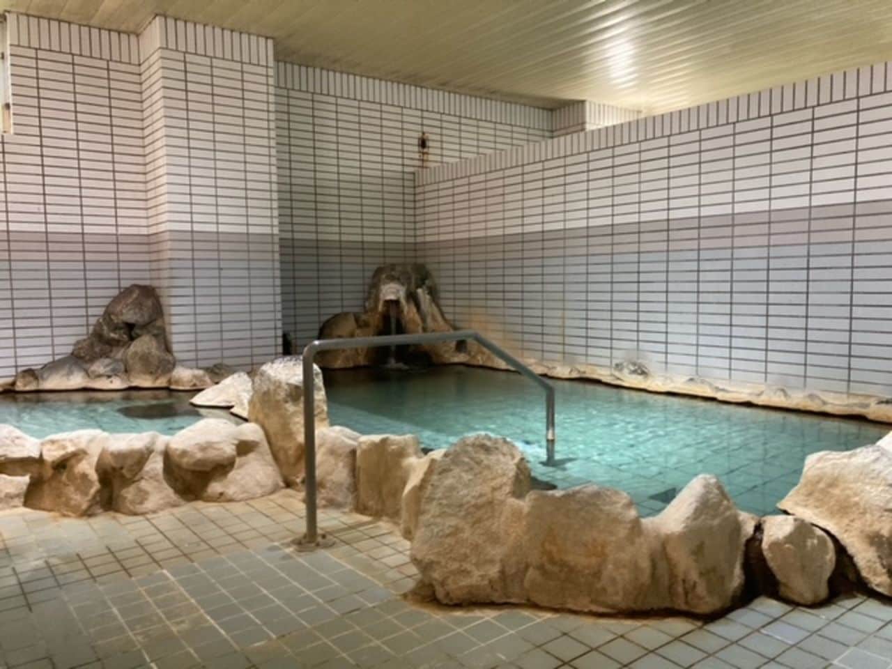「湯の川温泉」の源泉を100%利用した『かけ流しの温泉』