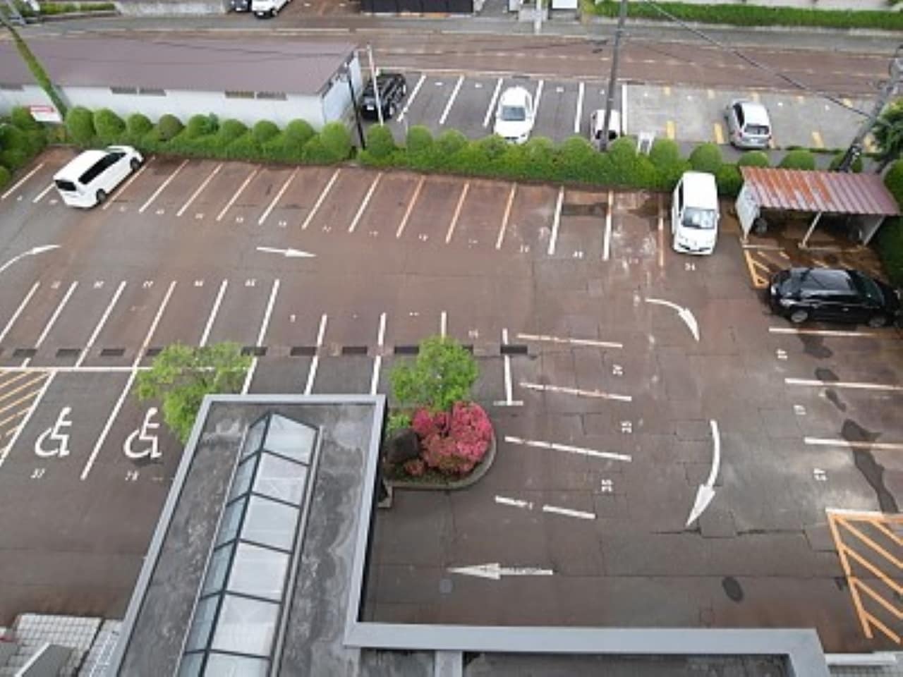 無料駐車場完備　大型車対応可