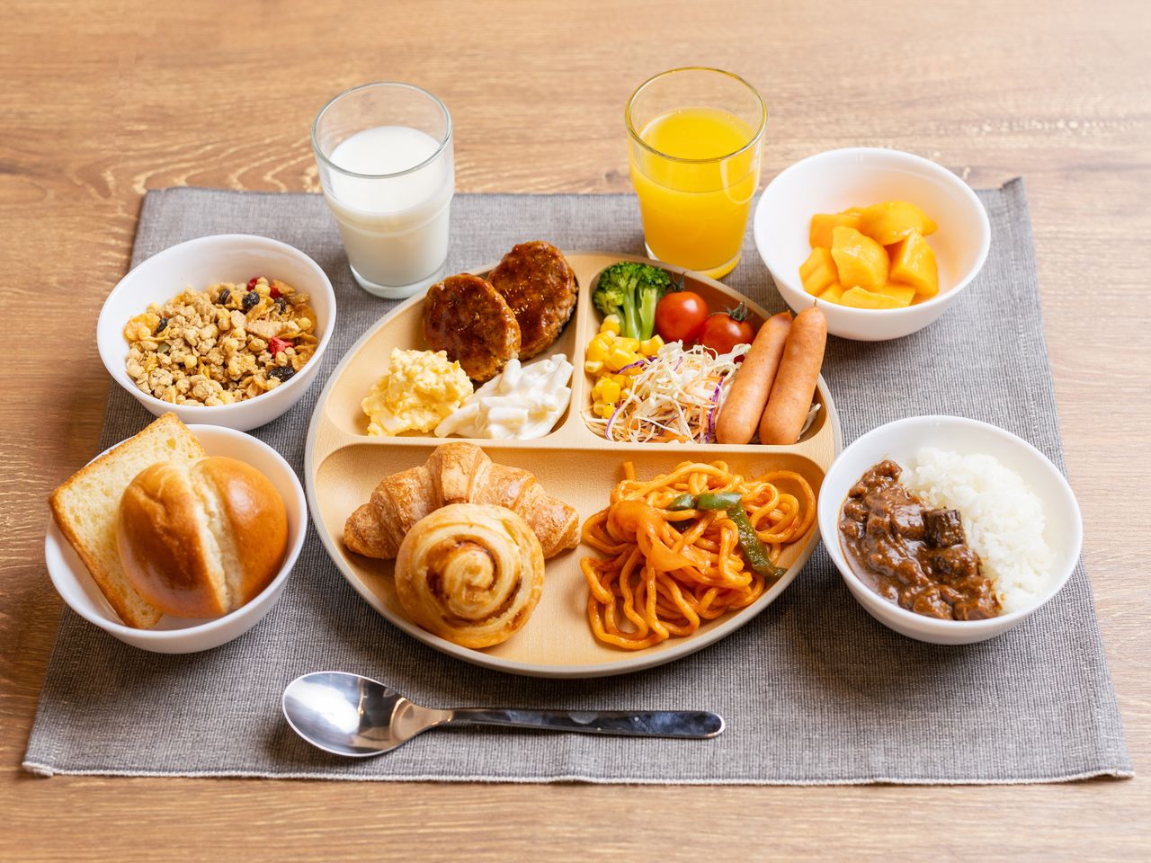 洋食盛り付け