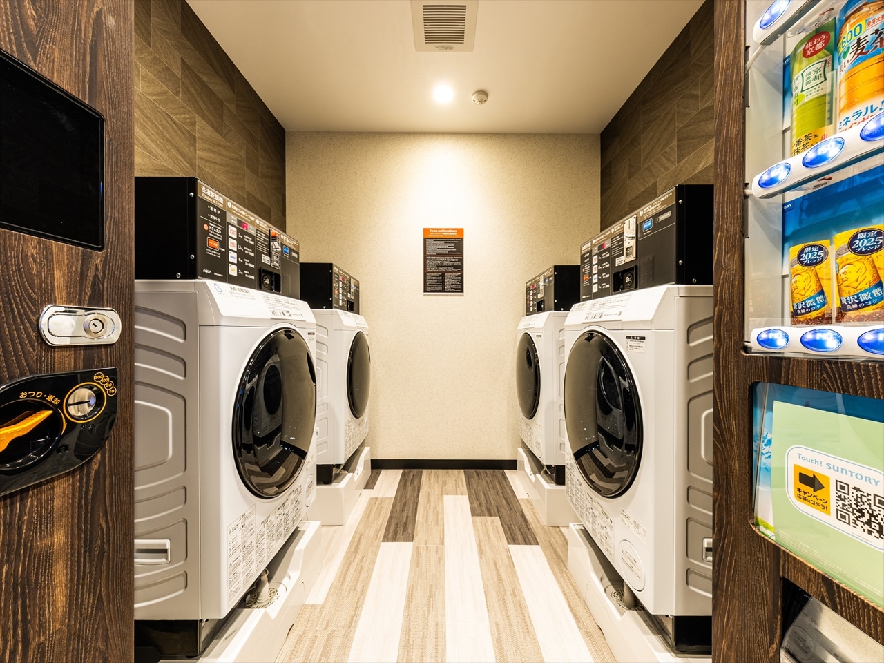 1階：【コインランドリー】