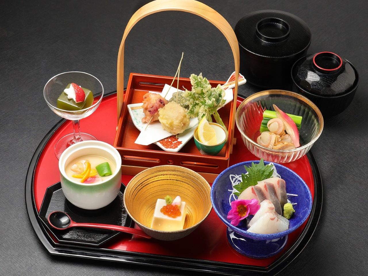 一般夕食イメージ ※内容は仕入れや季節により予告なく変更になる場合がございます。