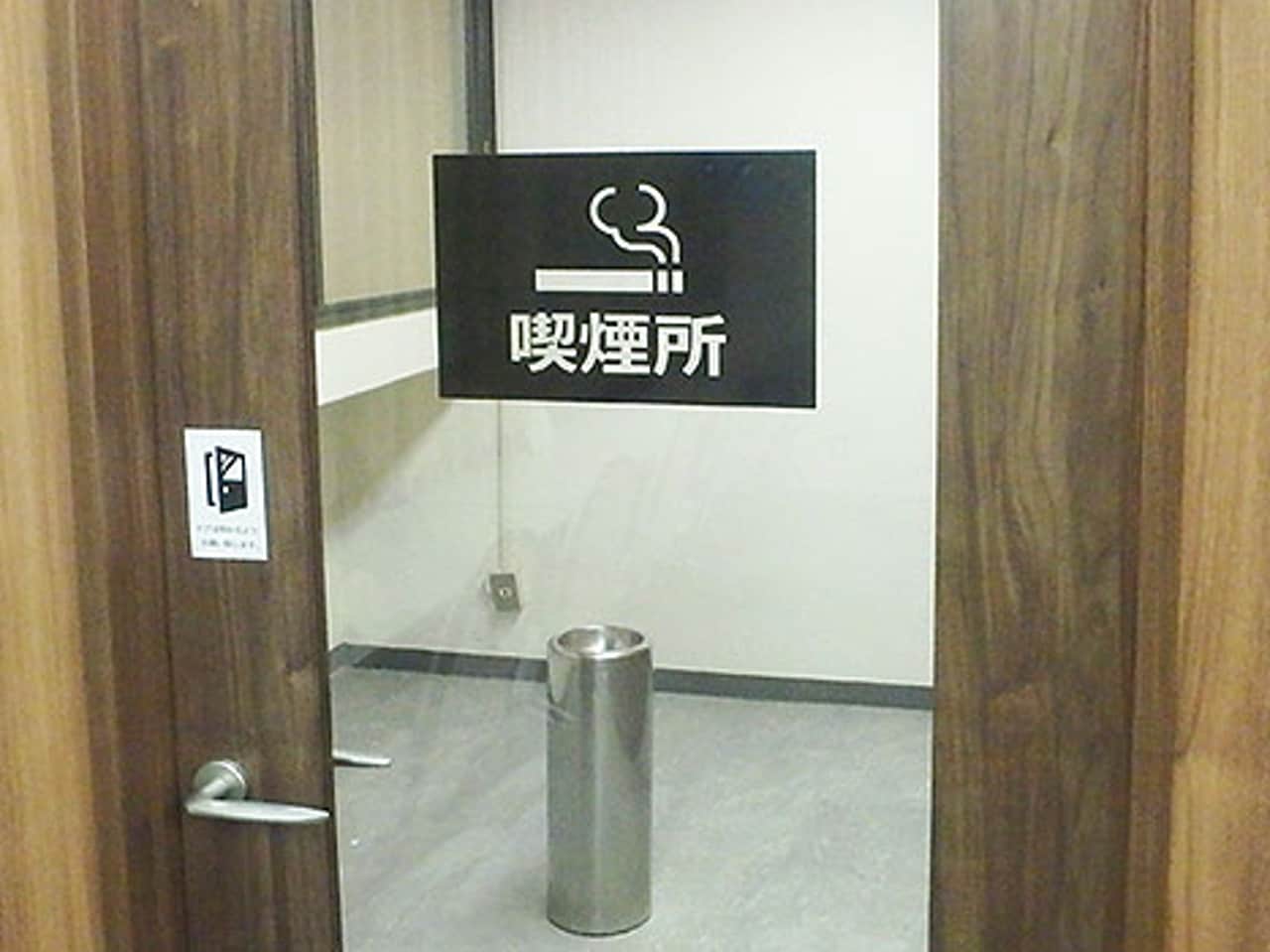 喫煙所(1階)