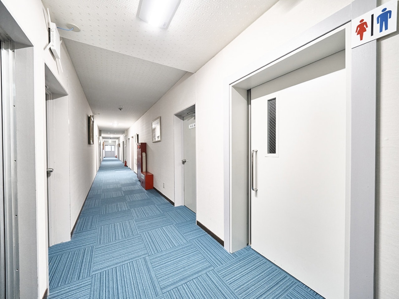 広々とした廊下