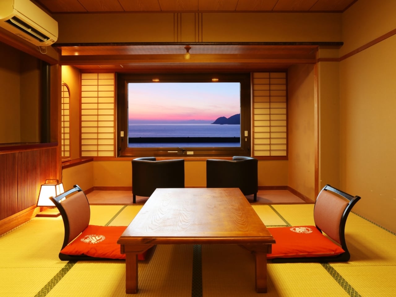 海側8畳和室
