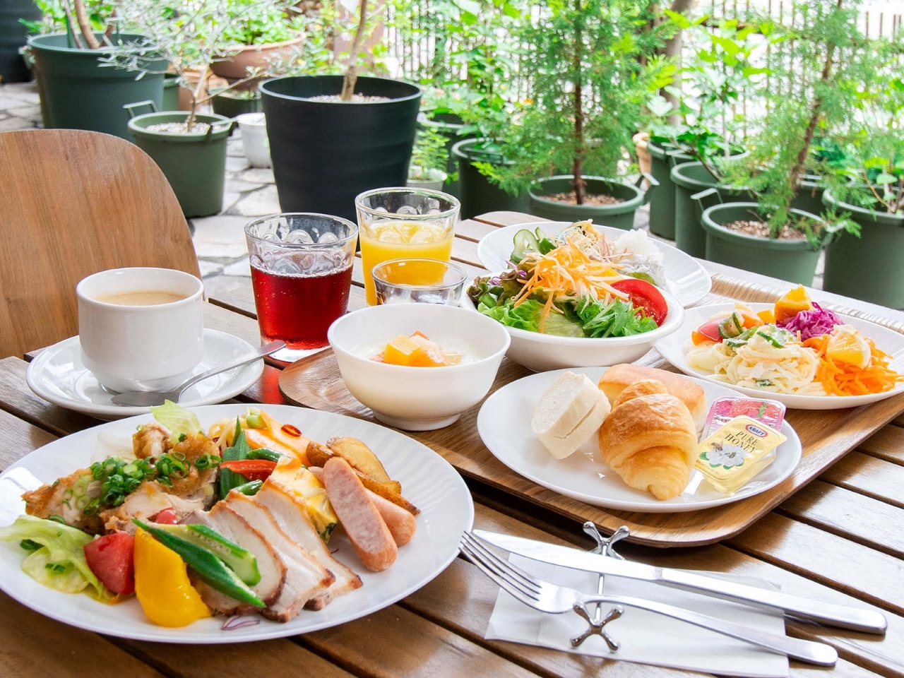 地元でも評判の朝食バイキング