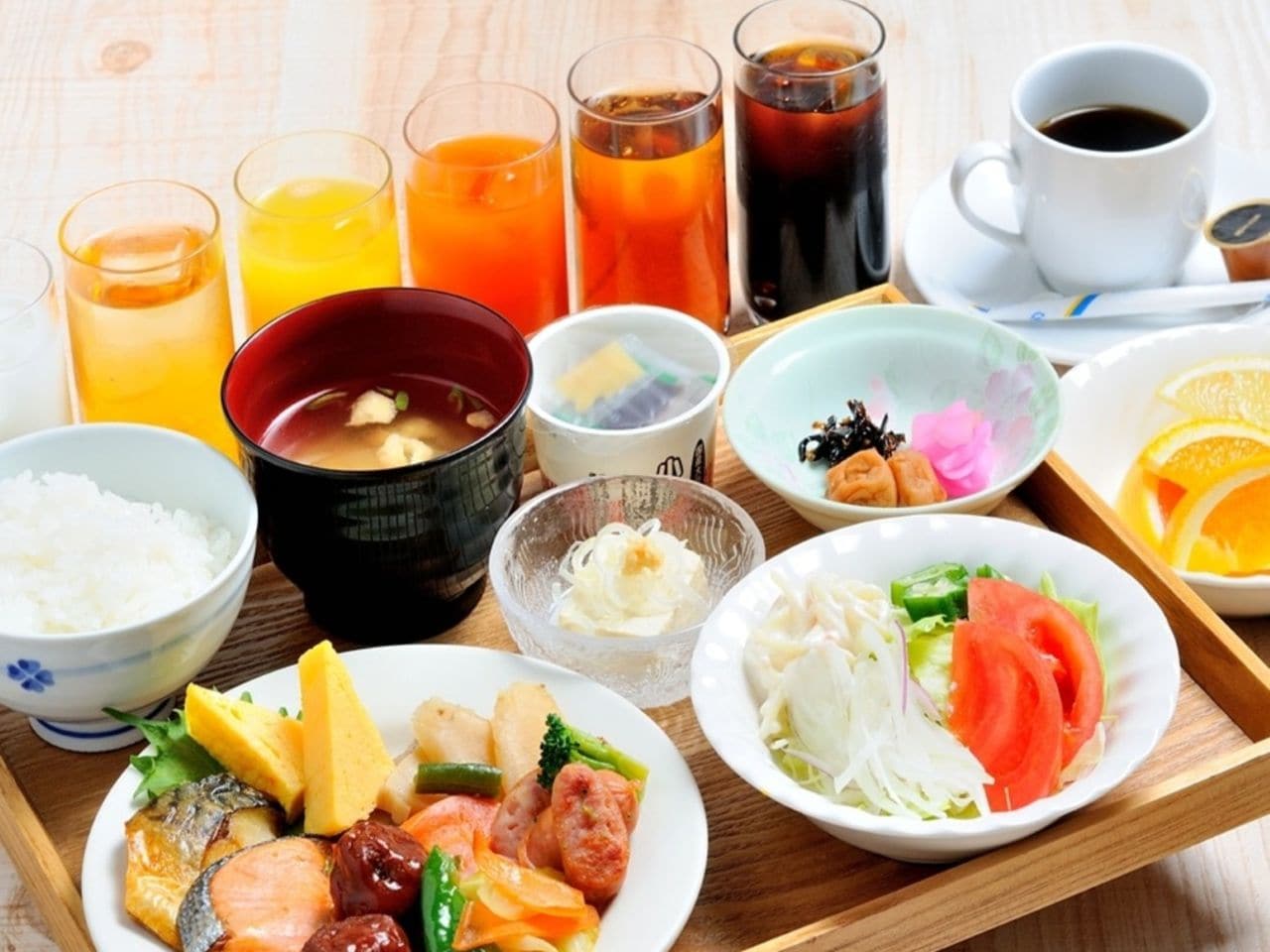 朝食盛り付け例（和食）