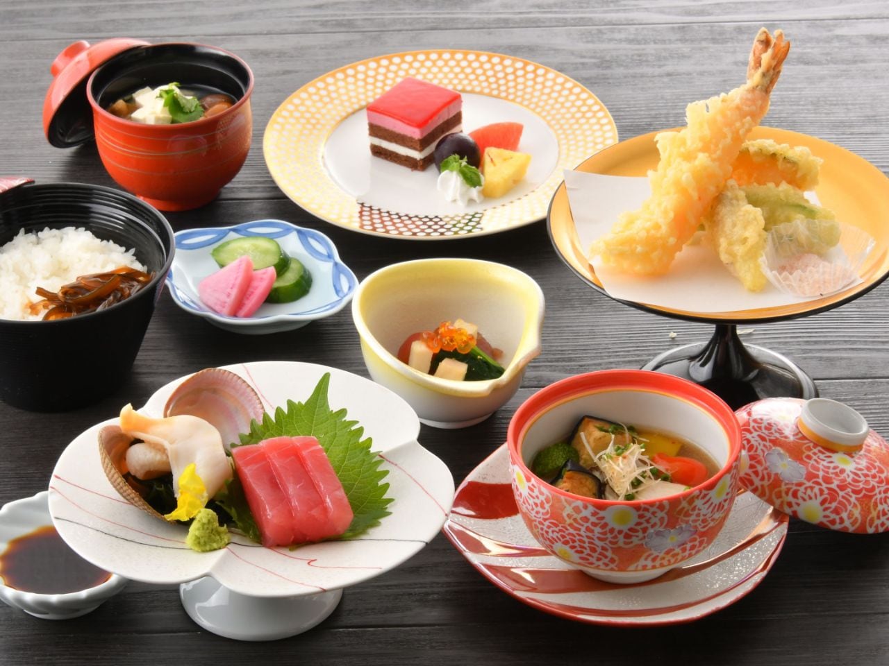 旬の食材を活かした和食中心の「和食膳」