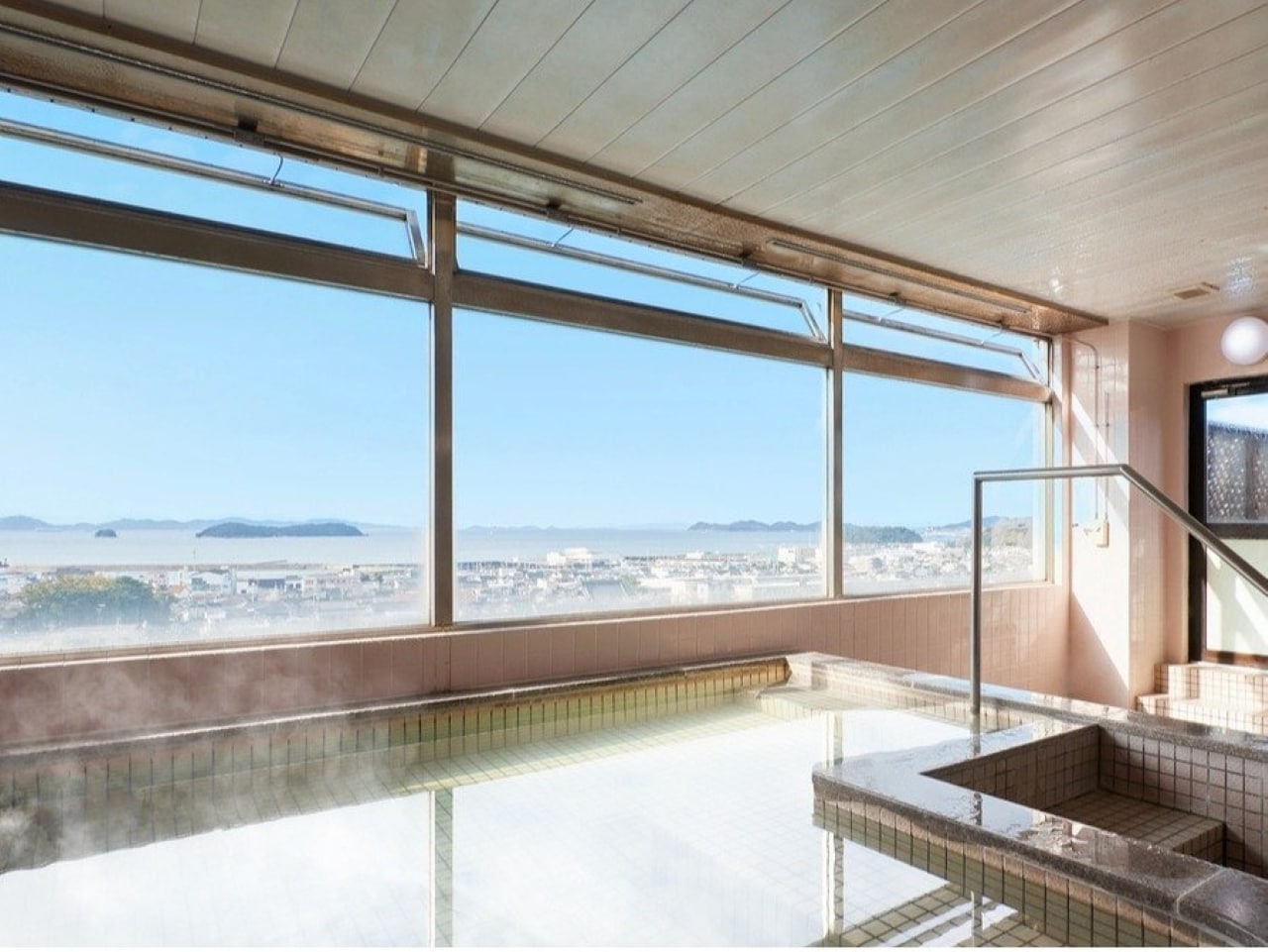 三河湾を臨む展望天然温泉