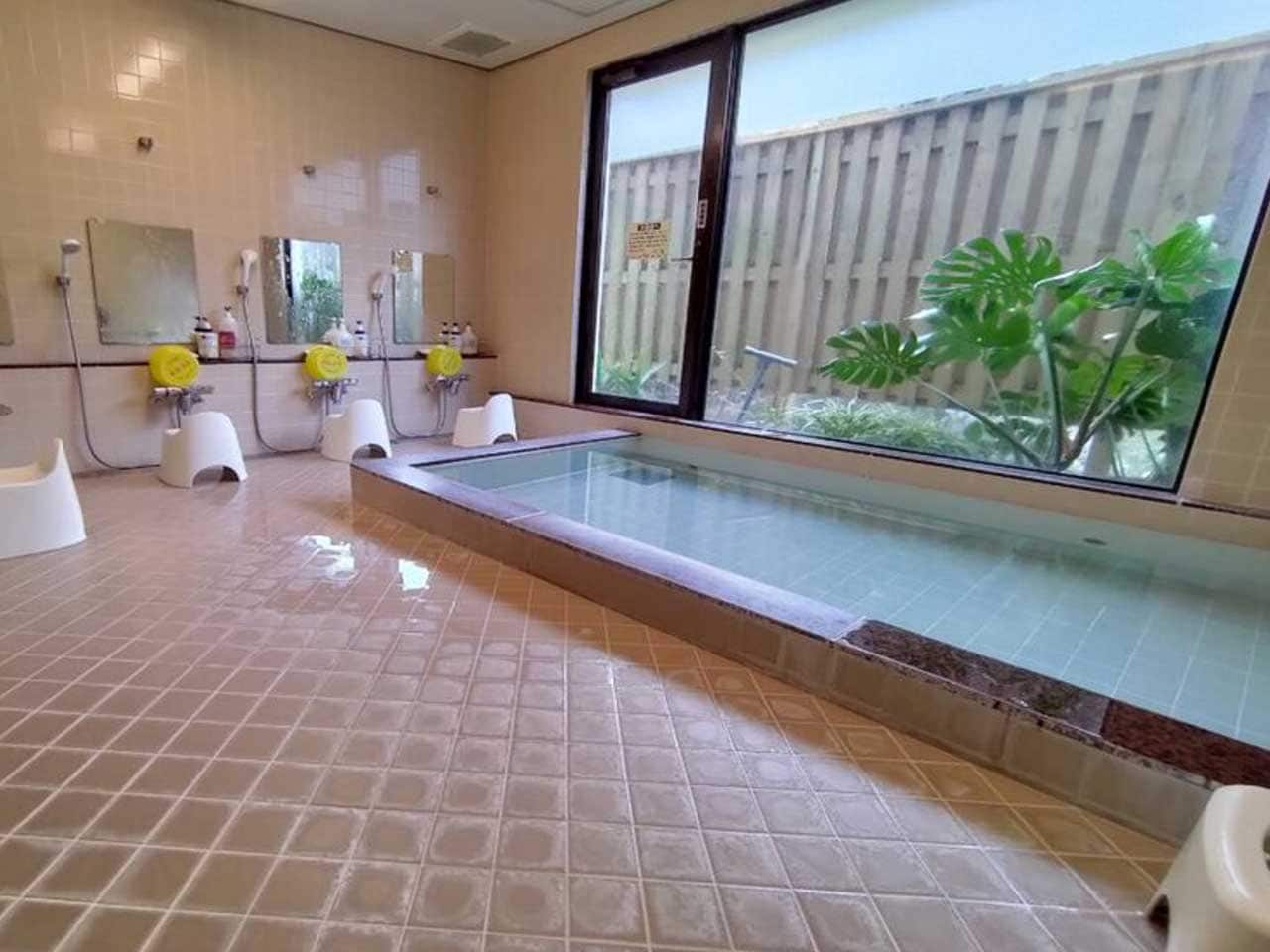 掛け流し温泉　大浴場