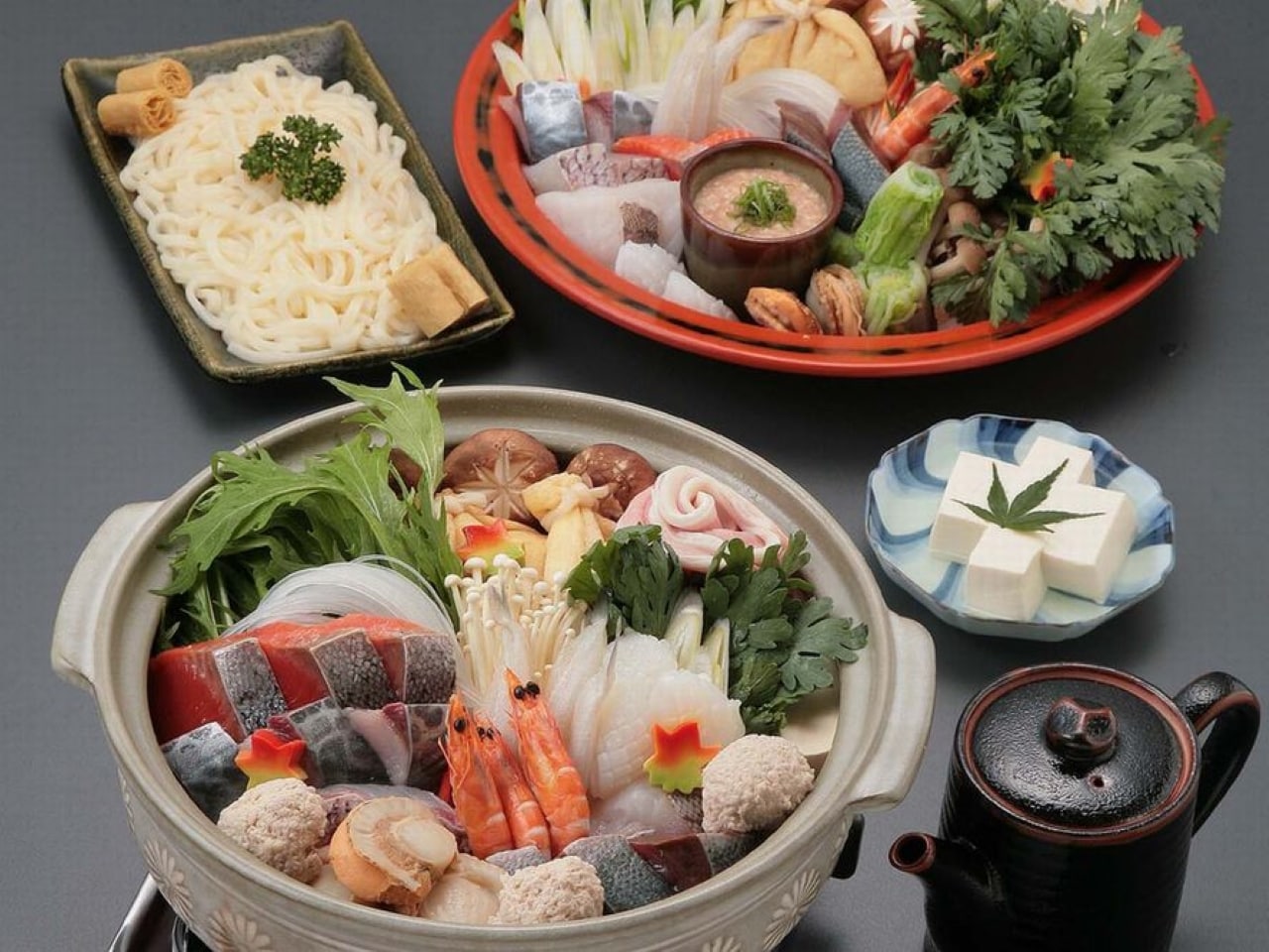 お食事イメージ（季節によって旬の食材を使用したお料理をご提供）