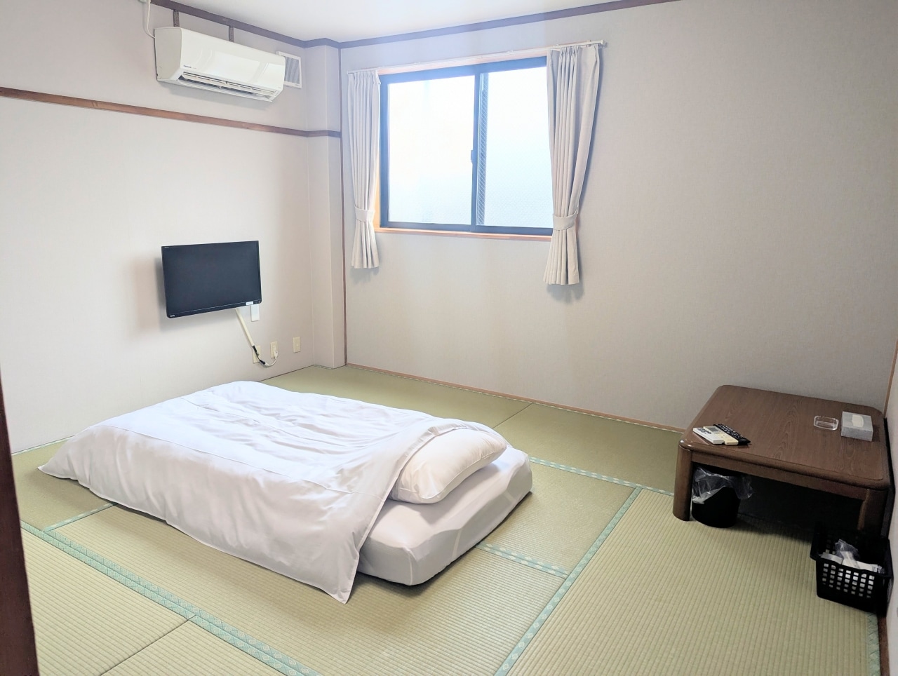 【喫煙】3階和室8畳シングル(共同シャワー、トイレ）