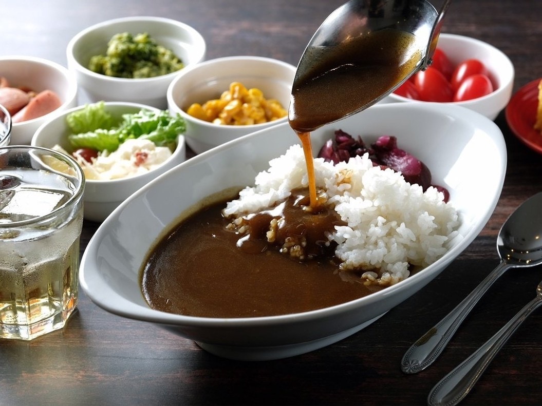 朝食は【元気朝食カレー＆バイキング】