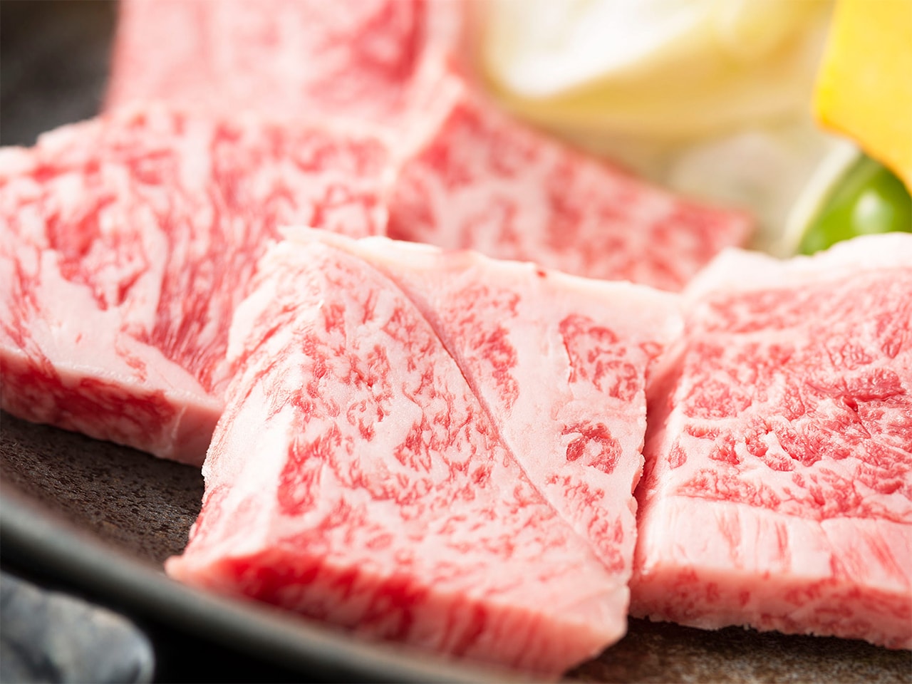 おおいた和牛と野菜盛合せ　※お品書きは一例です。仕入れ状況により変更になる場合もございます。