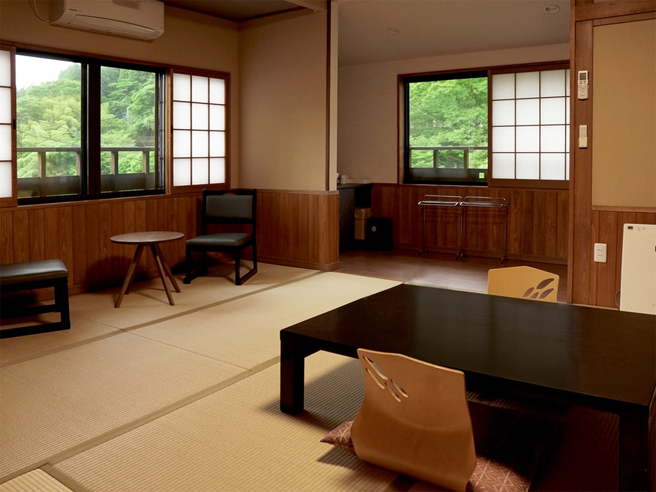 【母屋】2間続き和洋室ツインベッド（10畳＋6畳）