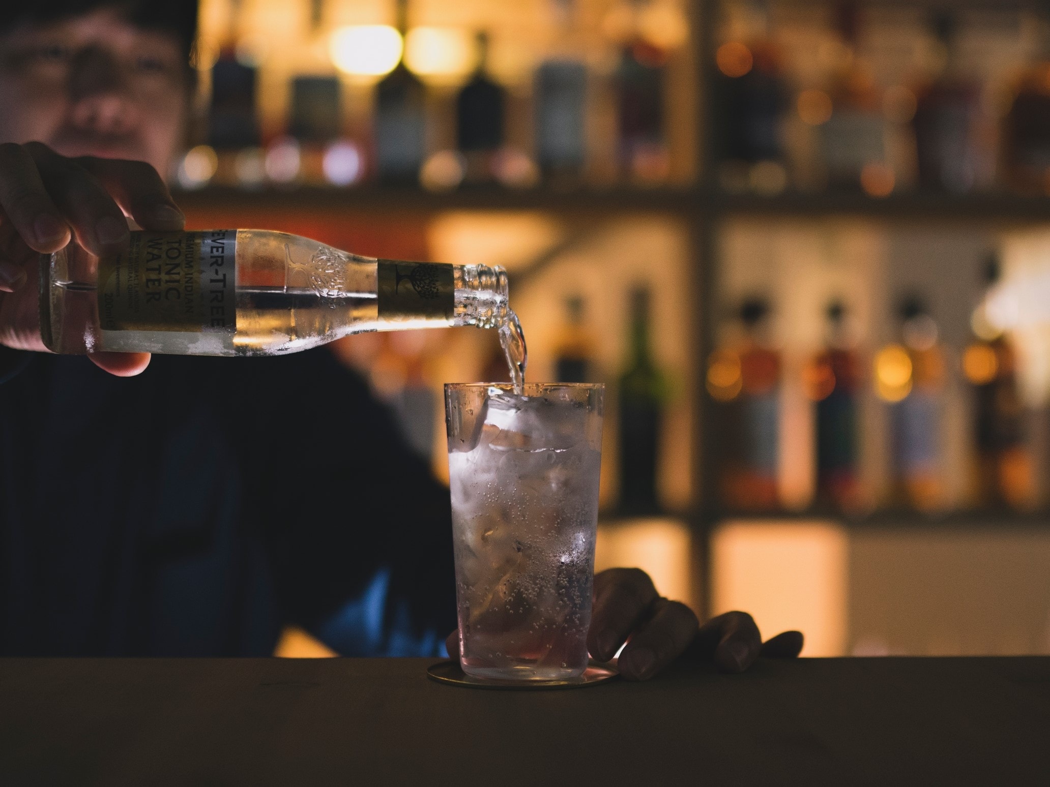 更けてゆく鹿屋の夜を格別な一杯を