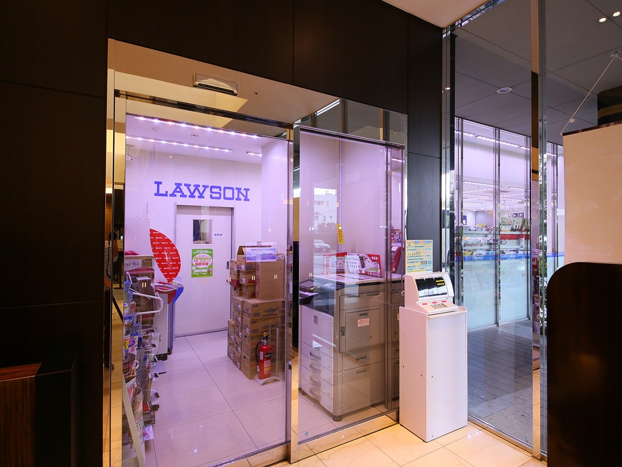 ローソン アパホテル東京潮見駅前店