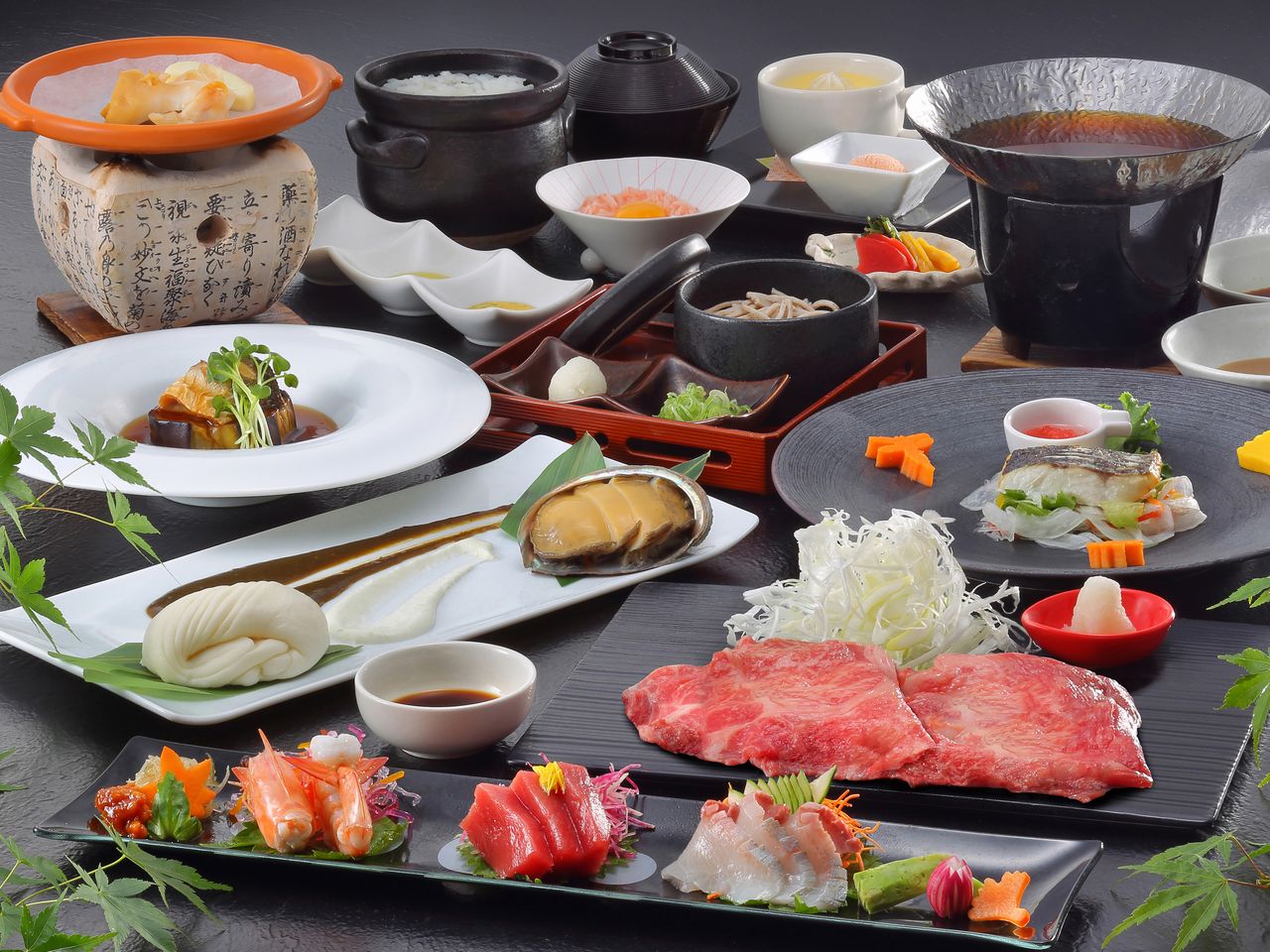 A5等級飛騨牛をはじめ、日本海より仕入れる海の幸と飛騨の地ならではの旬の食材をご提供いたします。