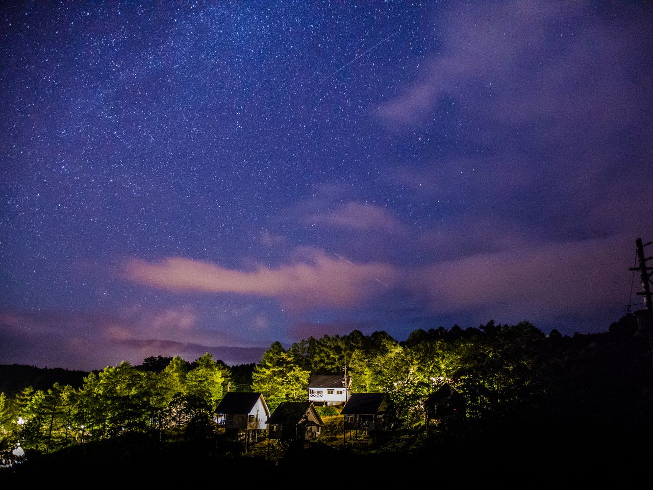 〈手を伸ばせば届きそうな満天の星空〉
