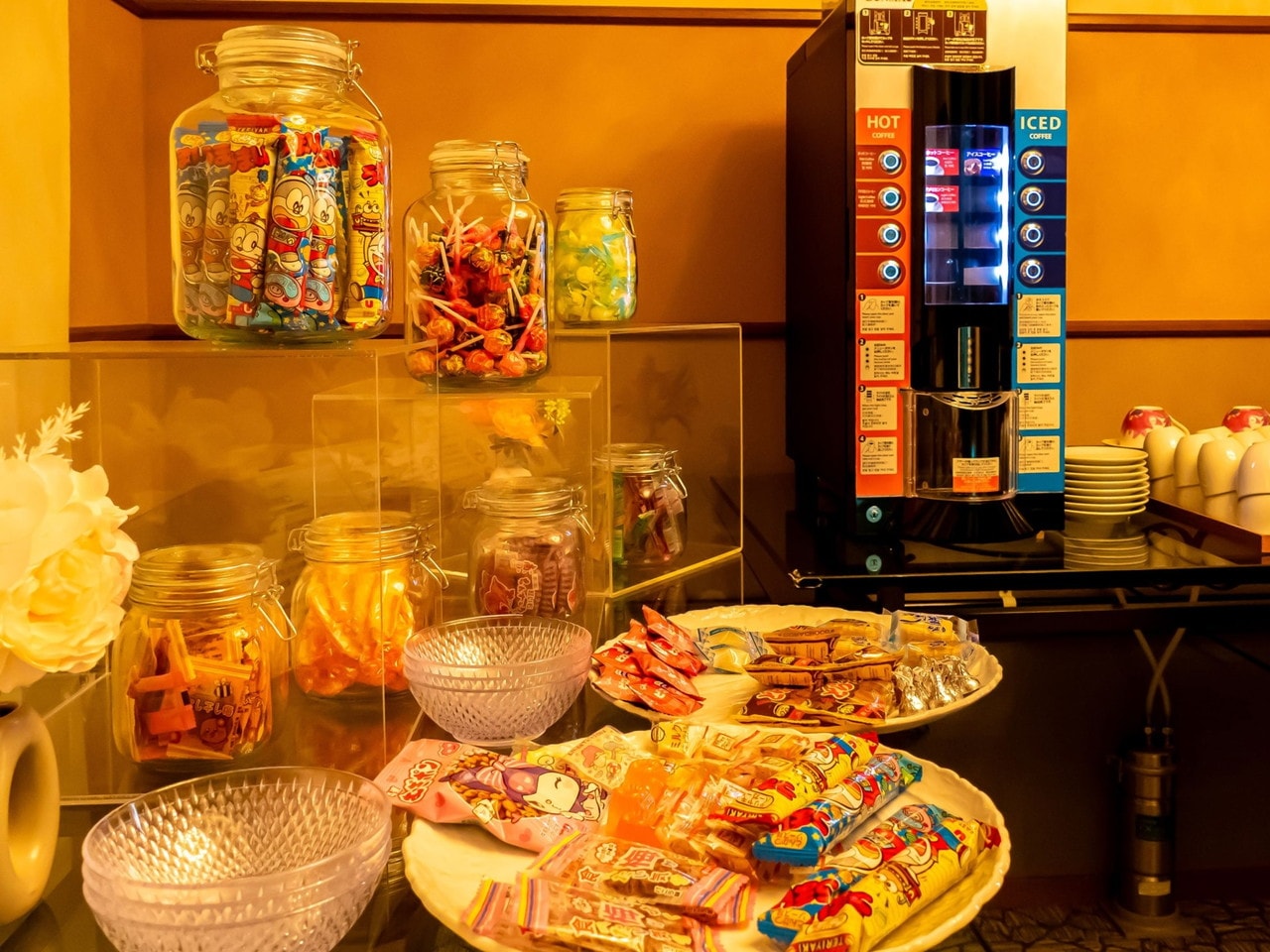 お飲み物やスナックもお召し上がりいただけます。