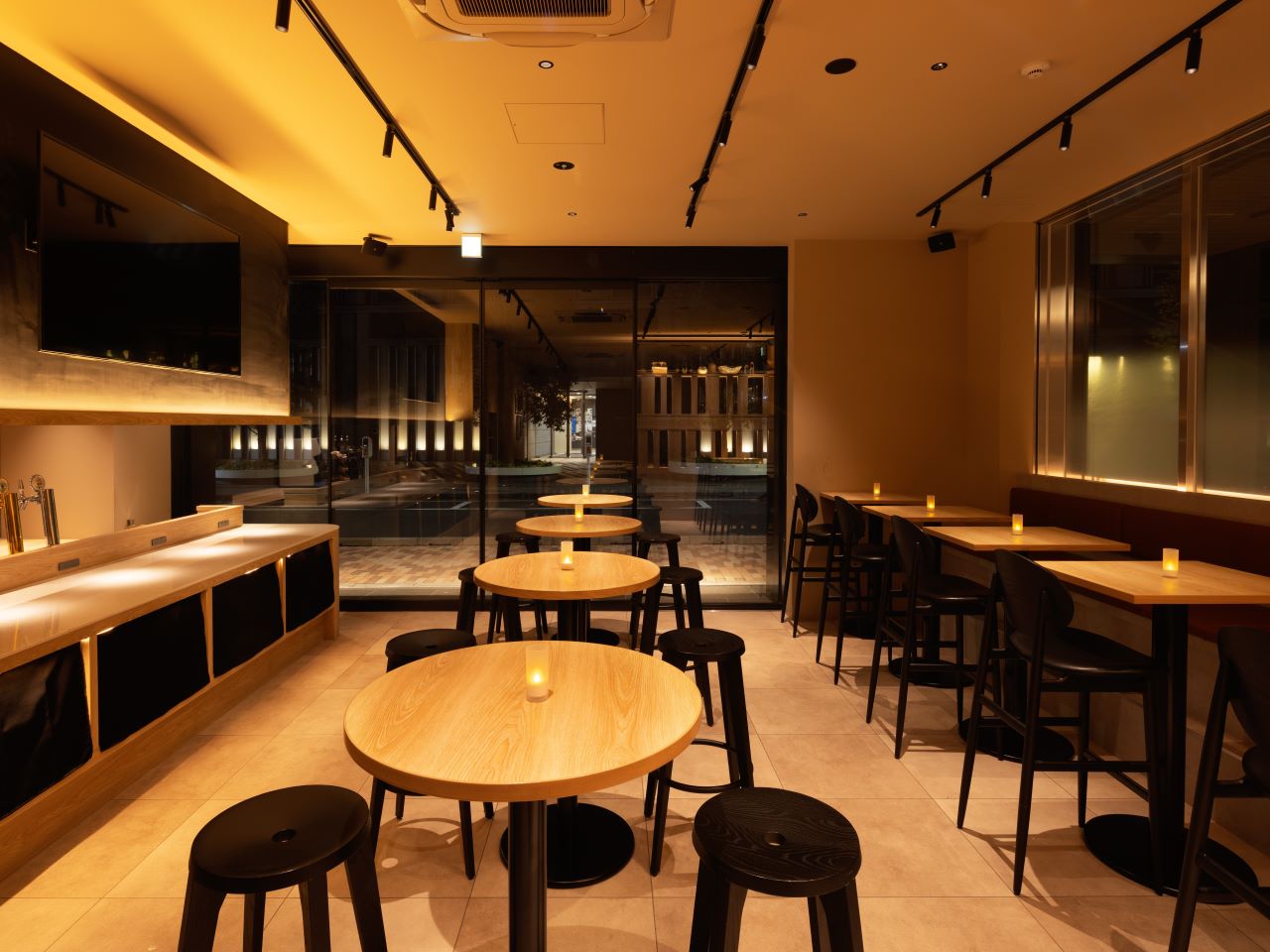 the b bar（朝食＆バー営業）