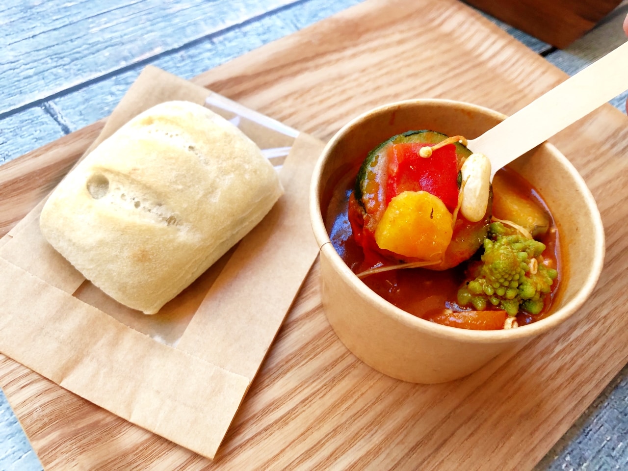 Green Spoonのスープ（ハーフサイズ）とフォカッチャ