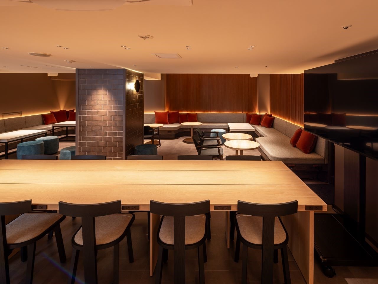 宿泊者専用スペース（the b lounge）