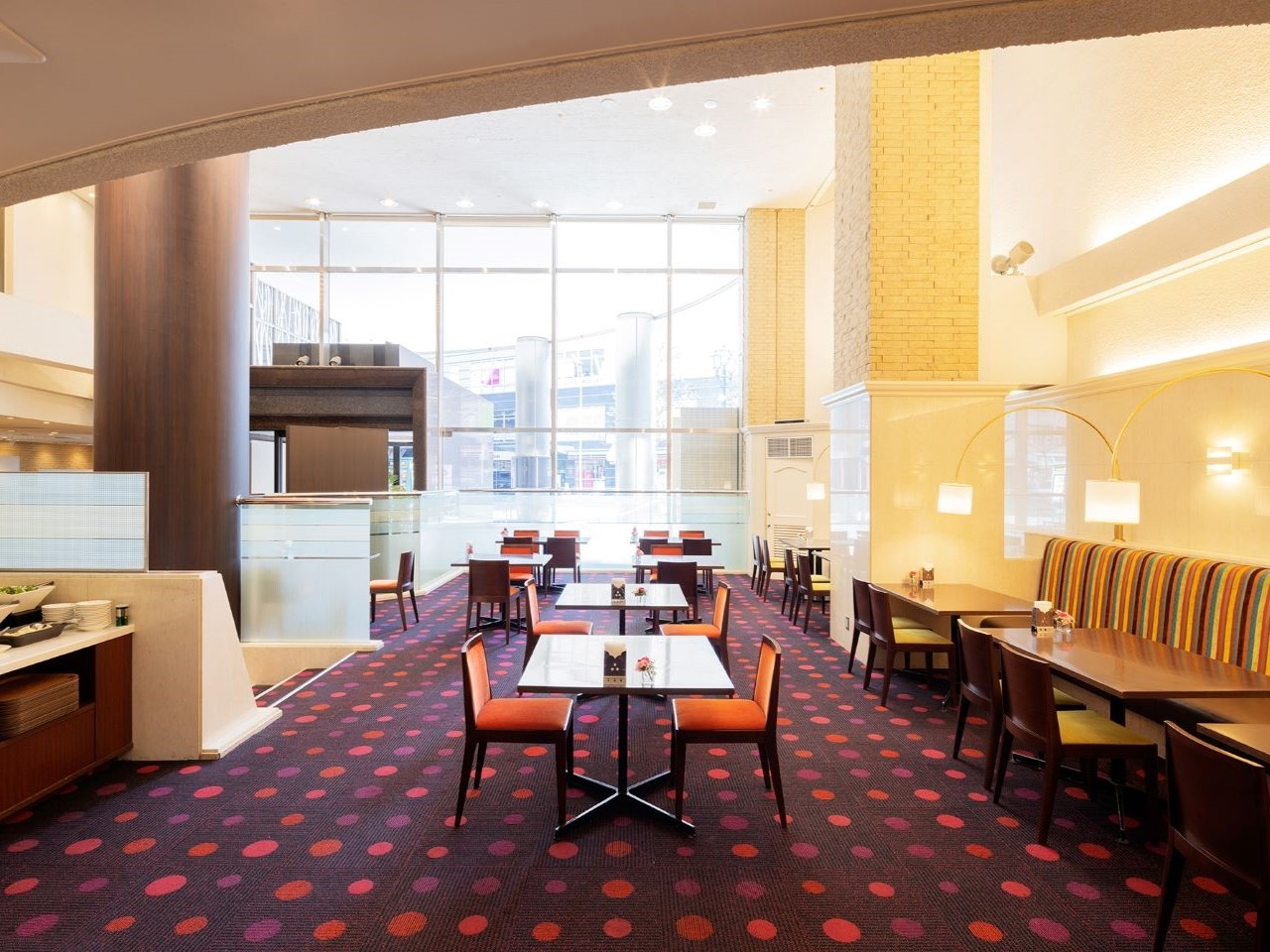 朝食会場「the b lounge」