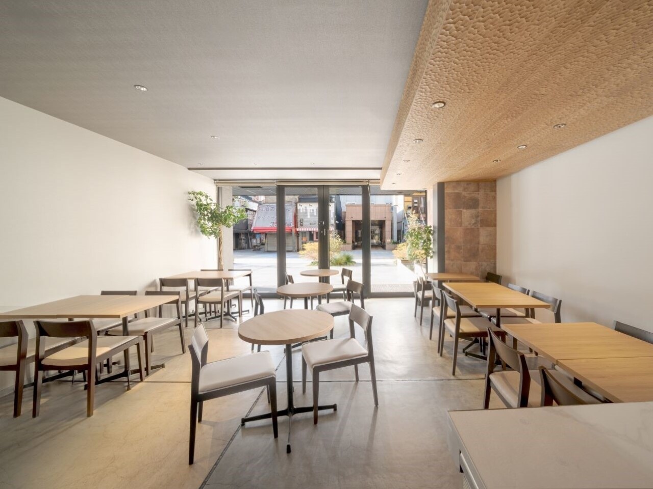 落ち着いた雰囲気のレストラン