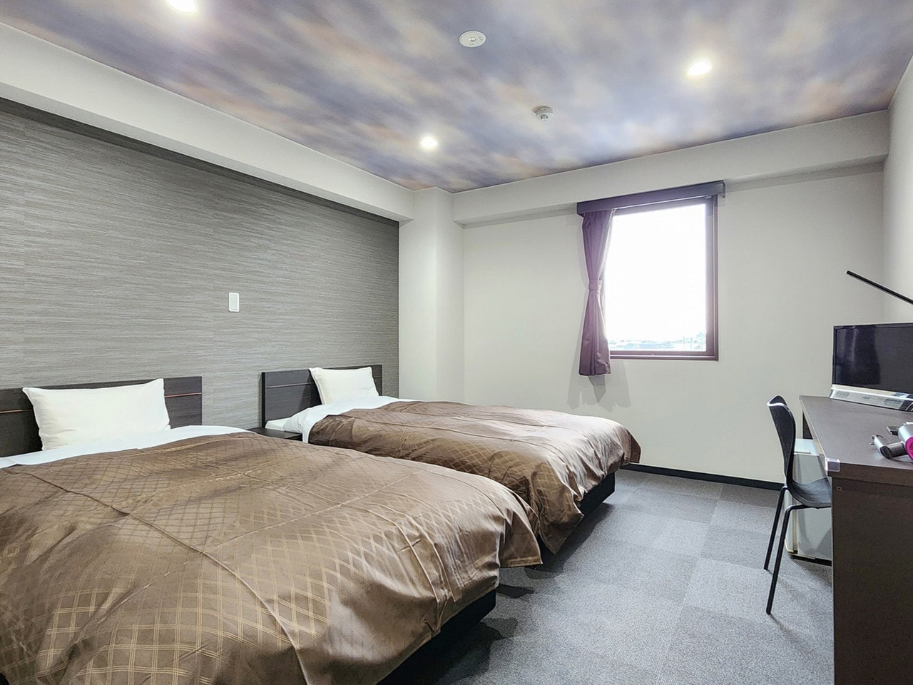 ツインルーム（シモンズ製ベッド）