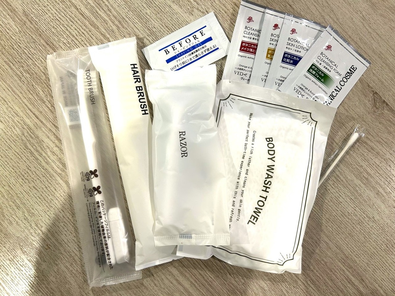 アメニティはフロントに設置しております。必要な数をご自身でお持ち下さい。