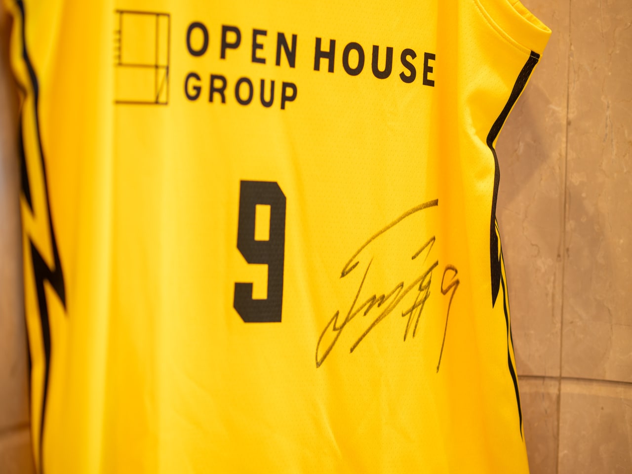 サイン入りユニホーム