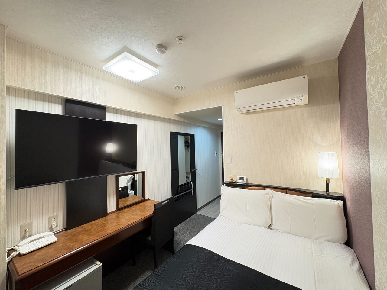 セミダブルルーム