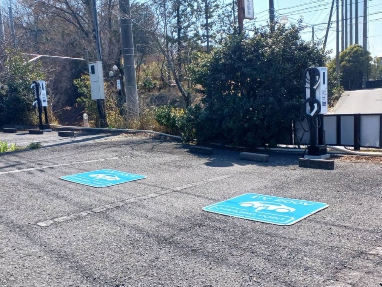 電気自動車も駐車可能です。