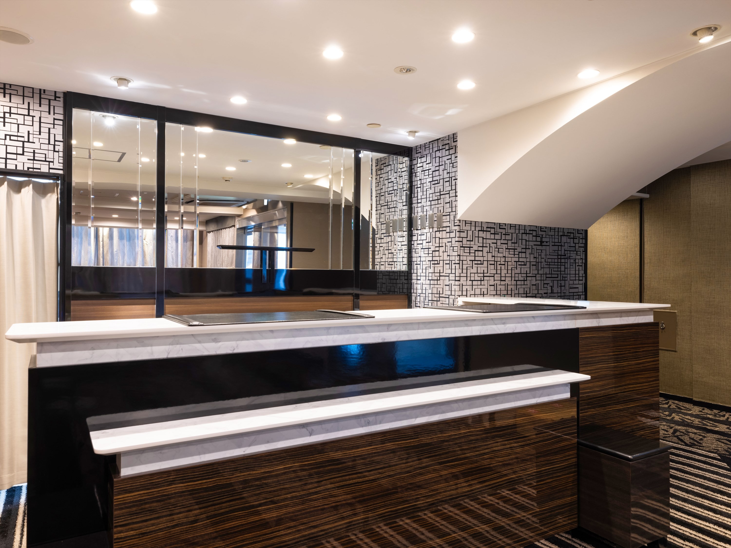 フロントデスク