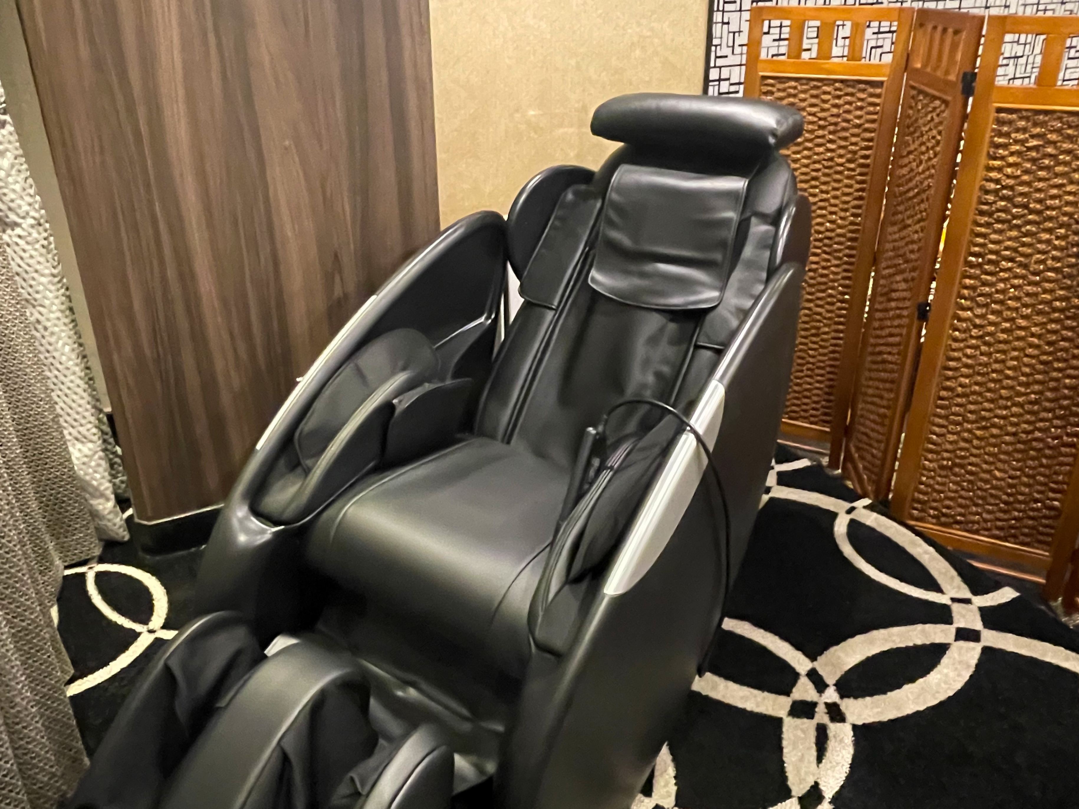 1階ロビーに無料でお使いいただけるマッサージチェアをご用意