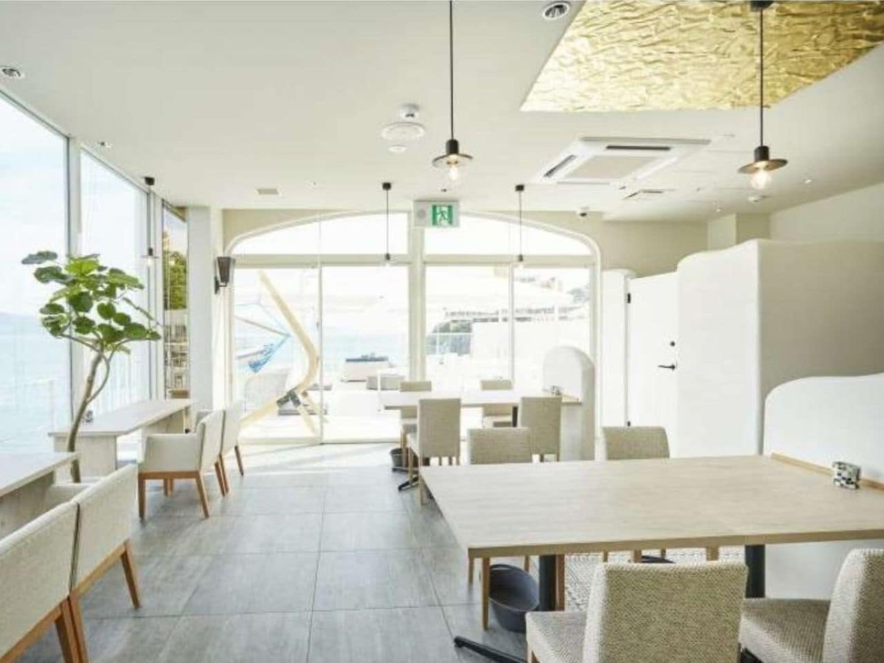 レストラン「カロスオーシャン」