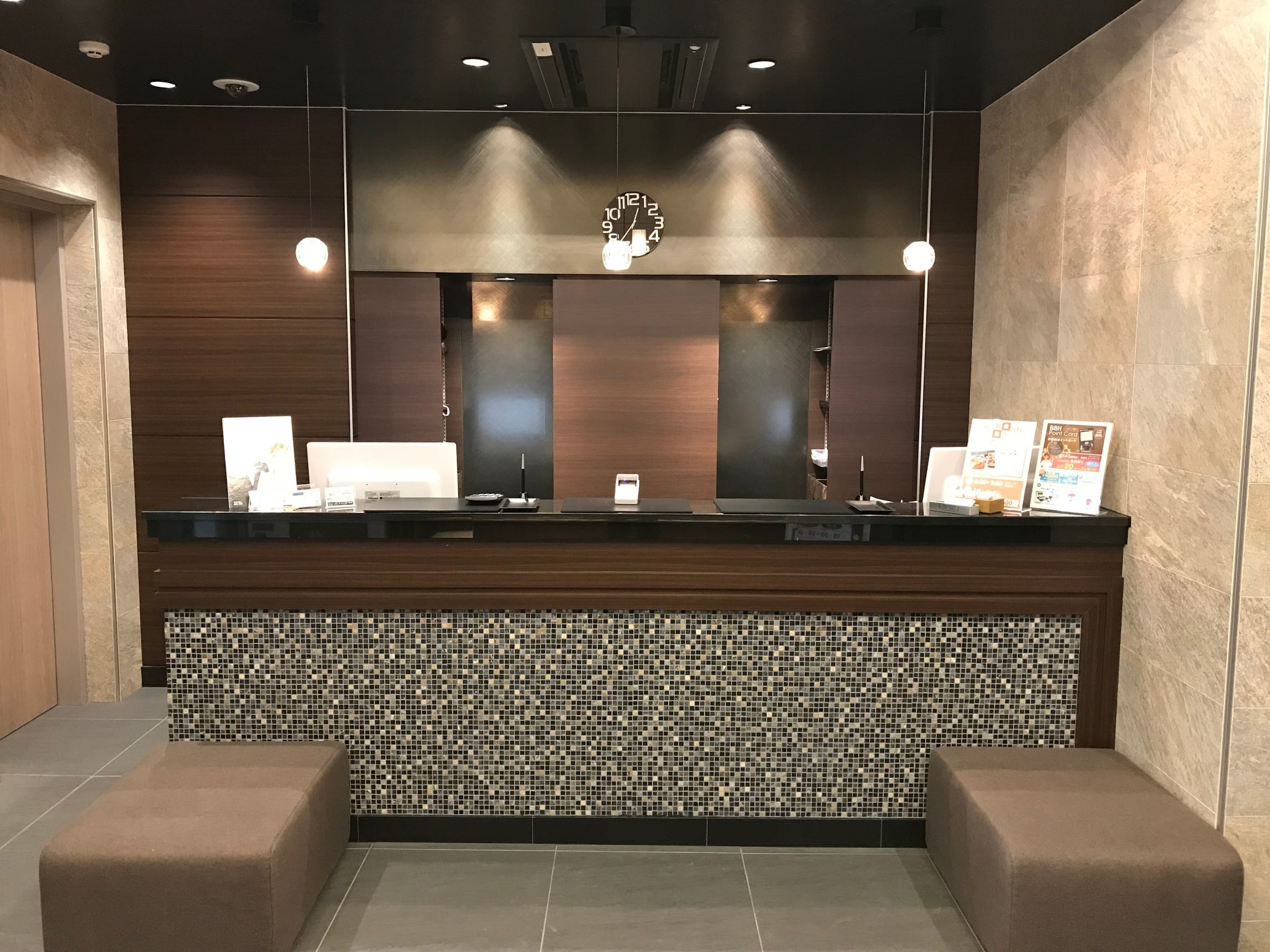 フロントカウンター