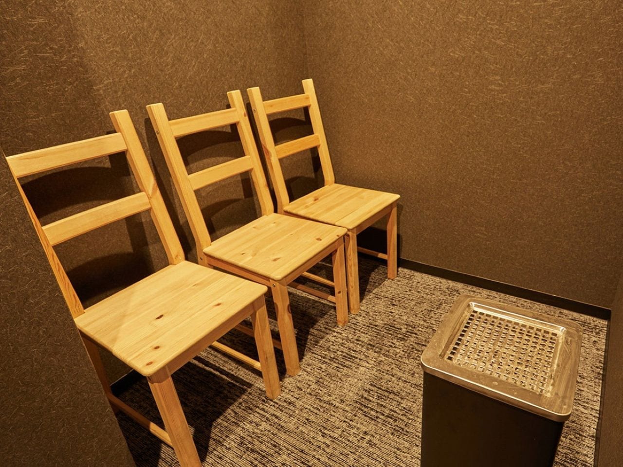 【喫煙ルーム】