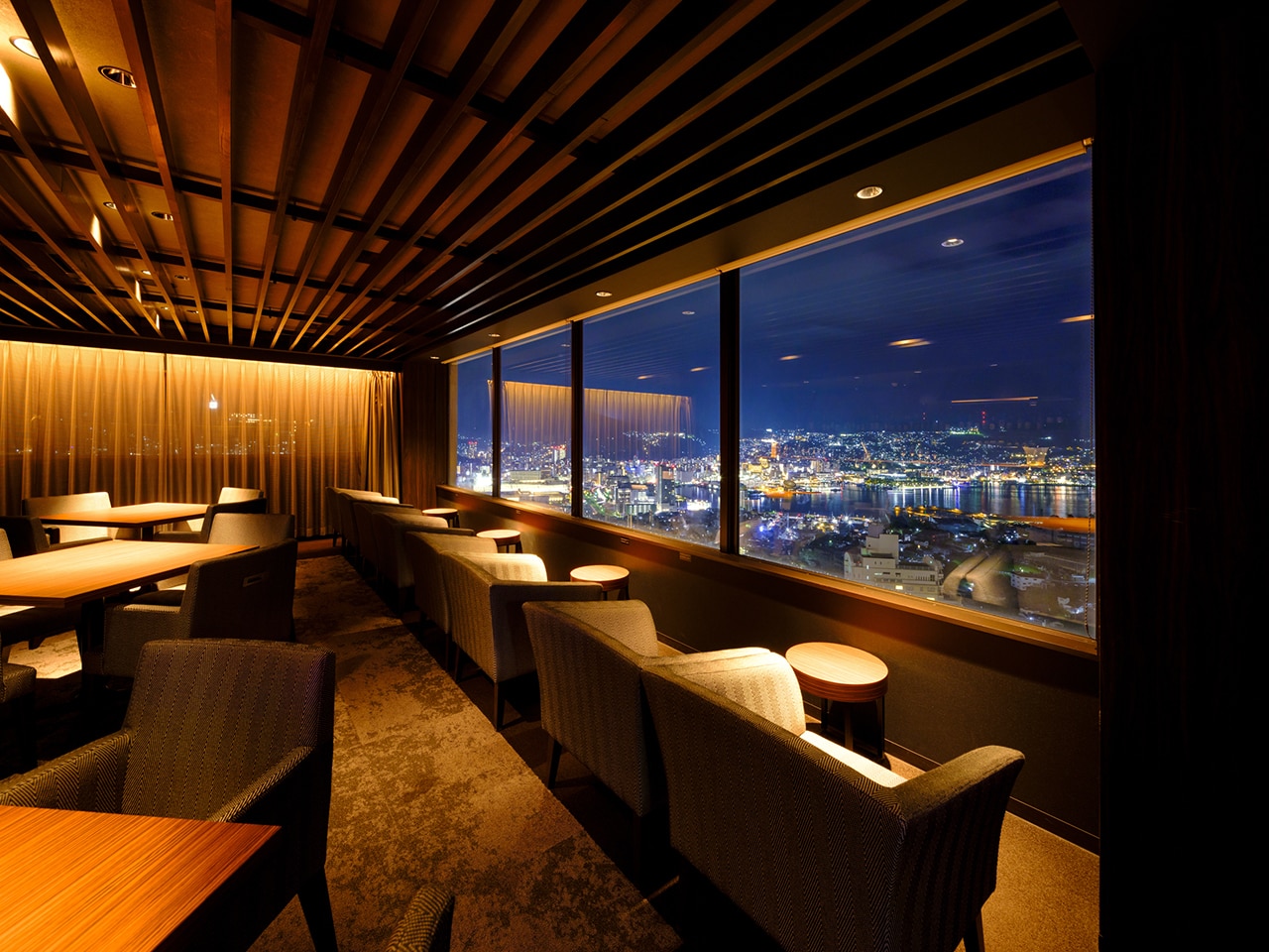 本館最上階ラウンジ「ドンバルト・ロメオ」